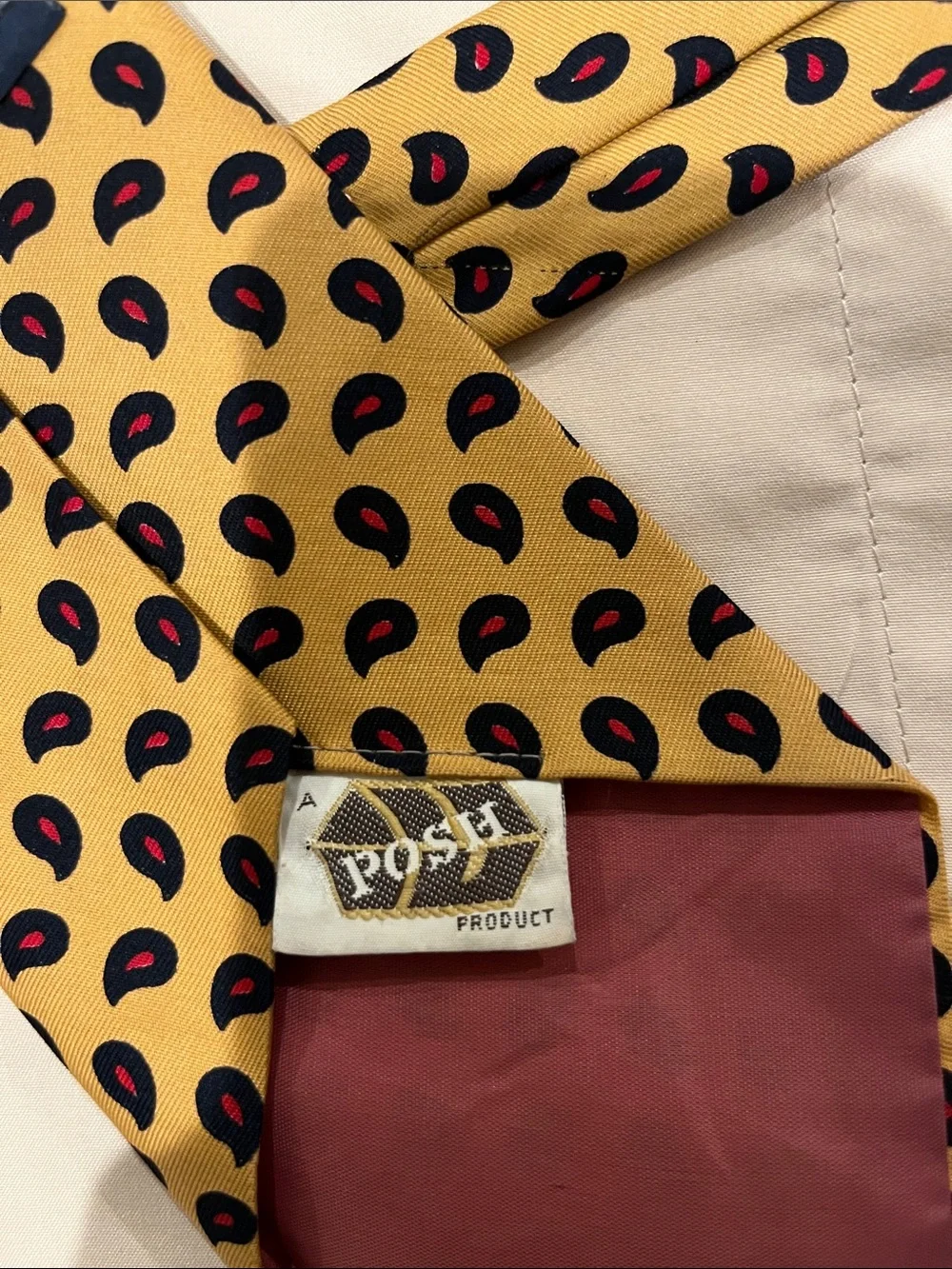 Beddys mustard tie